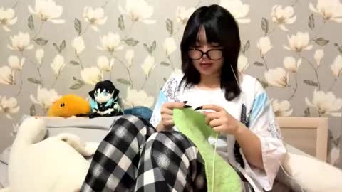 Snapshot of lunaraus chatting on 12, 10, 2025 Yuna online show from 12, 10, 2025