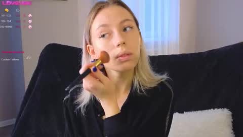 Kelly online show from 6, 10, 2025