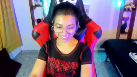 Snapshot of lunarichy chatting on 27, 10, 2025 lunarichy online show from 27, 10, 2025