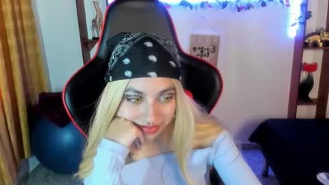 Snapshot of lunarichy chatting on 29, 10, 2025 lunarichy online show from 29, 10, 2025