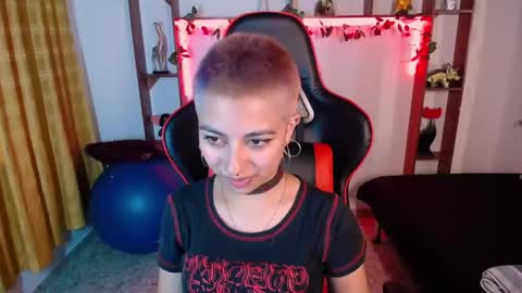 Snapshot of lunarichy chatting on 5, 11, 2025 lunarichy online show from 5, 11, 2025