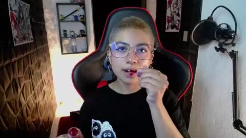 Snapshot of lunarichy chatting on 11, 11, 2025 lunarichy online show from 11, 11, 2025