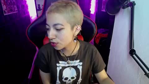 Snapshot of lunarichy chatting on 14, 11, 2025 lunarichy online show from 14, 11, 2025