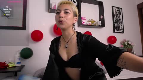 Snapshot of lunarichy chatting on 3, 12, 2025 lunarichy online show from 3, 12, 2025