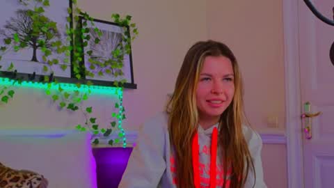 Snapshot of lunarishi chatting on 17, 1, 2025 Luna Rishi online show from 17, 1, 2025