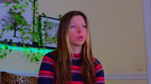 Snapshot of lunarishi chatting on 23, 2, 2025 Luna Rishi online show from 23, 2, 2025