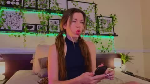 Snapshot of lunarishi chatting on 11, 3, 2025 Luna Rishi online show from 11, 3, 2025