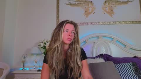 Snapshot of lunarishi chatting on 15, 9, 2025 Luna Rishi online show from 15, 9, 2025