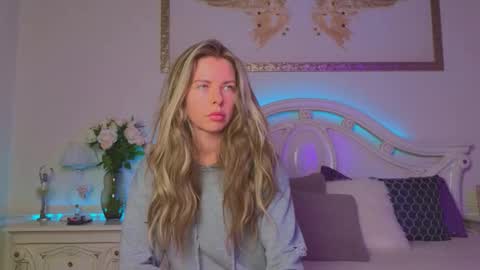 Snapshot of lunarishi chatting on 26, 9, 2025 Luna Rishi online show from 26, 9, 2025