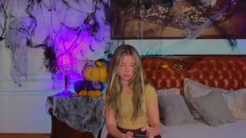 Snapshot of lunarishi chatting on 28, 10, 2025 Luna Rishi online show from 28, 10, 2025