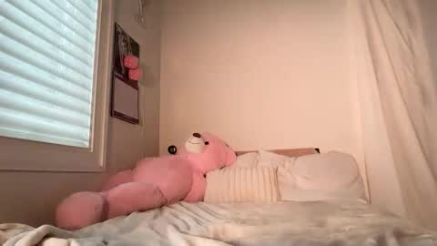 lunarose17 online show from 3, 3, 2026