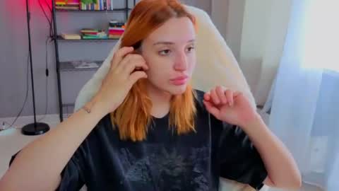 Snapshot of lunatale chatting on 10, 7, 2026 Kate online show from 10, 7, 2026