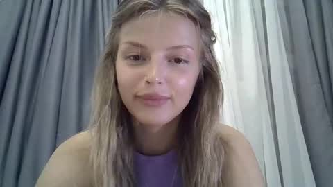 Snapshot of lunav7 chatting on 10, 9, 2025 Luna online show from 10, 9, 2025