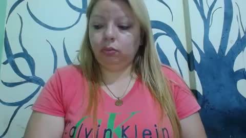 Snapshot of lunay_hot chatting on 8, 7, 2026 lunay_hot online show from 8, 7, 2026