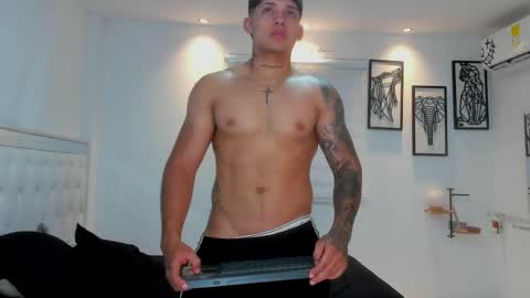 Lunay online show from 10, 4, 2026