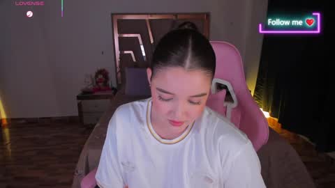 LUNA ROSE online show from 27, 3, 2026