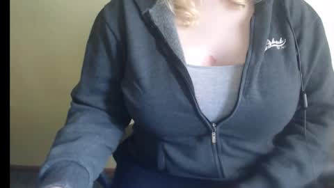 LunoviaXL online show from 1, 11, 2025