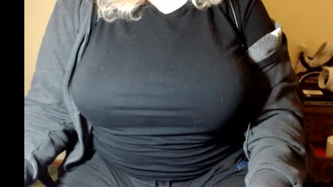 LunoviaXL online show from 20, 11, 2025