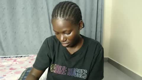 luo_queen online show from 21, 9, 2025