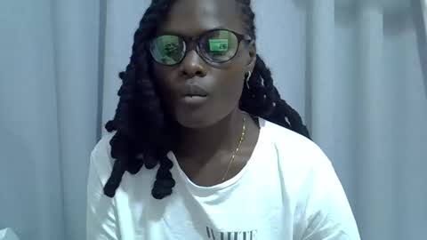 Snapshot of lupitah_ chatting on 19, 10, 2025 sweet girl online show from 19, 10, 2025