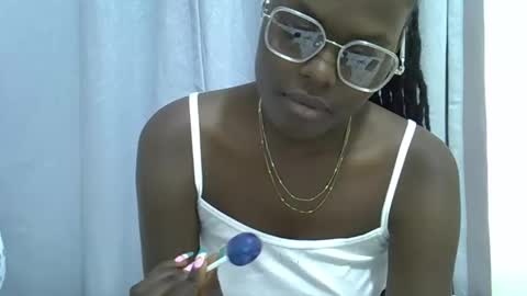 Snapshot of lupitah_ chatting on 4, 12, 2025 sweet girl online show from 4, 12, 2025