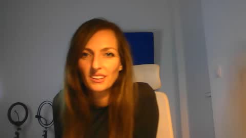 Snapshot of lusisart chatting on 13, 12, 2025 Lusisart online show from 13, 12, 2025