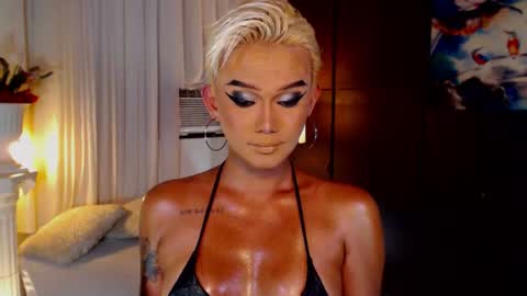 AdriannaFowks online show from 17, 7, 2026