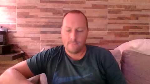 Snapshot of lustonfan chatting on 26, 3, 2026 lustonfan online show from 26, 3, 2026