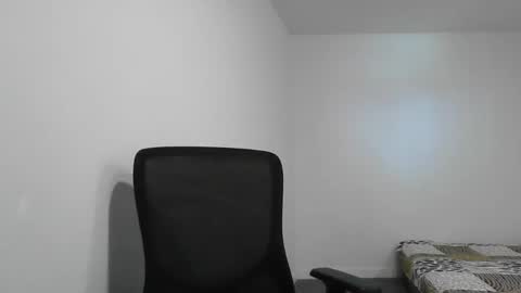 Snapshot of lustyhunk95 chatting on 8, 12, 2024 lustyhunk95 online show from 8, 12, 2024