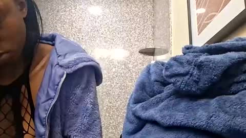 luvbug555 online show from 28, 11, 2025