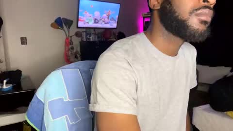 Snapshot of luverboibbc chatting on 3, 12, 2024 luverboi online show from 3, 12, 2024