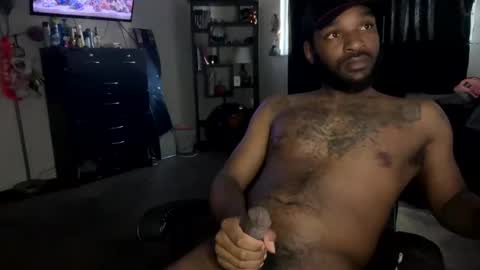 Snapshot of luverboibbc chatting on 13, 12, 2024 luverboi online show from 13, 12, 2024