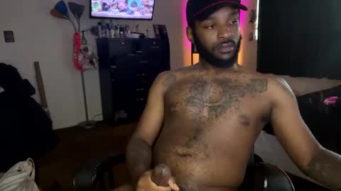 Snapshot of luverboibbc chatting on 21, 12, 2024 luverboi online show from 21, 12, 2024