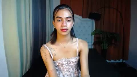 luvrr_trixie online show from 13, 1, 2026