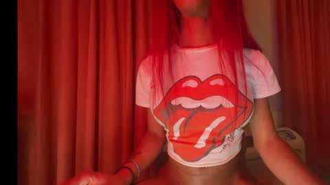 Snapshot of luvvlee chatting on 13, 6, 2026 luvvlee online show from 13, 6, 2026