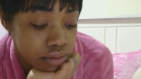 Snapshot of luvvroyale chatting on 17, 11, 2025 luvvRoyale online show from 17, 11, 2025