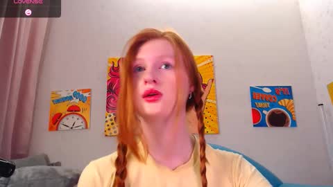 Snapshot of lux_angel chatting on 27, 10, 2025 lux_angel online show from 27, 10, 2025