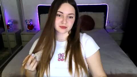 lux_lizz online show from 5, 3, 2026