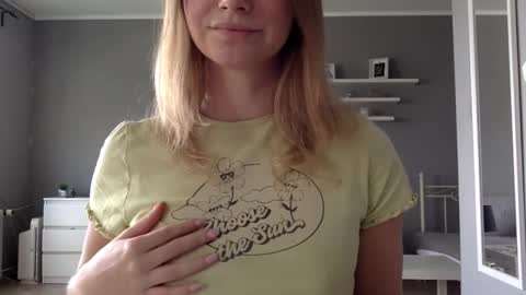 Snapshot of lux_millie chatting on 10, 9, 2025 Millie online show from 10, 9, 2025