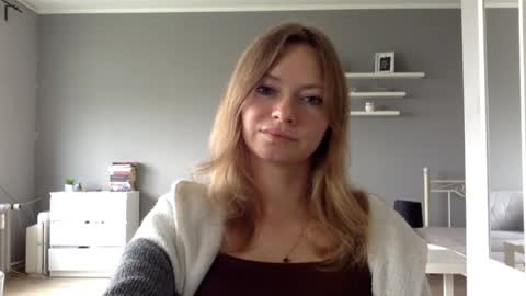 Snapshot of lux_millie chatting on 14, 9, 2025 Millie online show from 14, 9, 2025