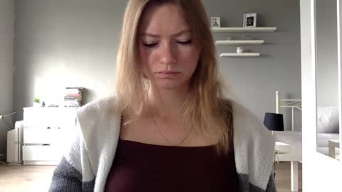 Snapshot of lux_millie chatting on 15, 9, 2025 Millie online show from 15, 9, 2025