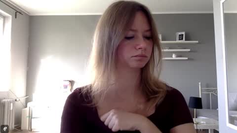 Snapshot of lux_millie chatting on 16, 9, 2025 Millie online show from 16, 9, 2025