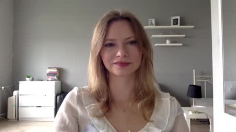 Snapshot of lux_millie chatting on 19, 9, 2025 Millie online show from 19, 9, 2025