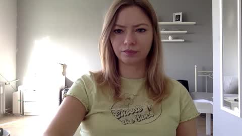 Snapshot of lux_millie chatting on 23, 9, 2025 Millie online show from 23, 9, 2025