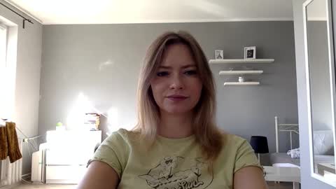 Snapshot of lux_millie chatting on 25, 9, 2025 Millie online show from 25, 9, 2025