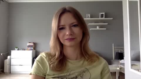 Snapshot of lux_millie chatting on 11, 10, 2025 Millie online show from 11, 10, 2025