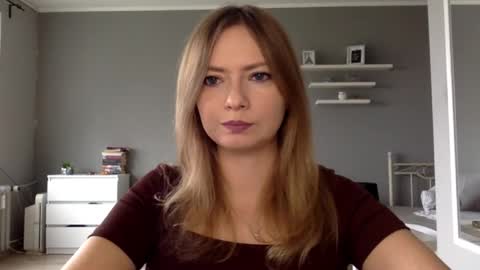 Snapshot of lux_millie chatting on 12, 10, 2025 Millie online show from 12, 10, 2025