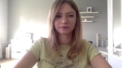 Snapshot of lux_millie chatting on 13, 10, 2025 Millie online show from 13, 10, 2025