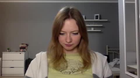 Snapshot of lux_millie chatting on 20, 10, 2025 Millie online show from 20, 10, 2025