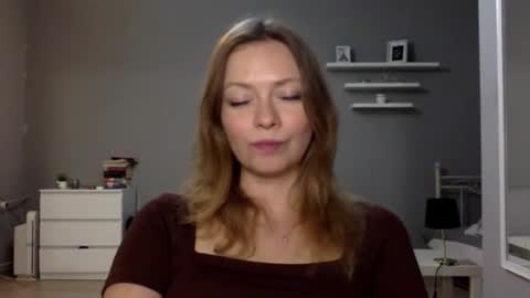 Snapshot of lux_millie chatting on 26, 10, 2025 Millie online show from 26, 10, 2025